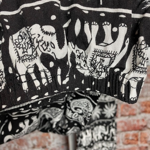 💙5/$15 Womenʻs Black and White Flowy Boho Harem Pants Small - Picture 5 of 6